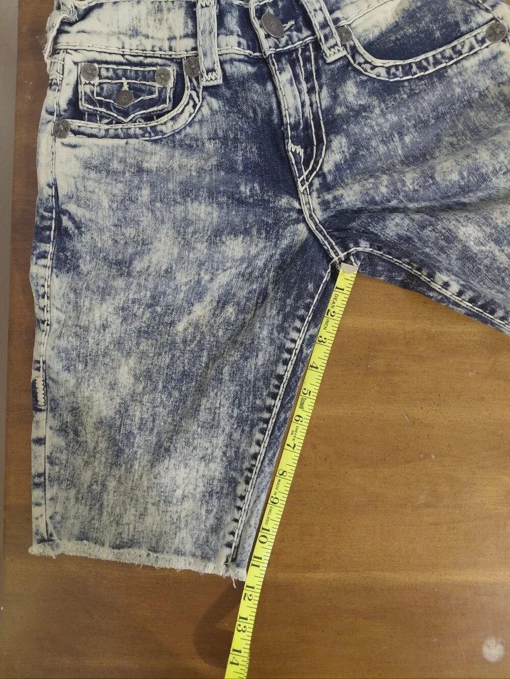 NWOT True Religion Size 28 Ricky Relaxed Straight Super Fray Shorts Flap Pocket